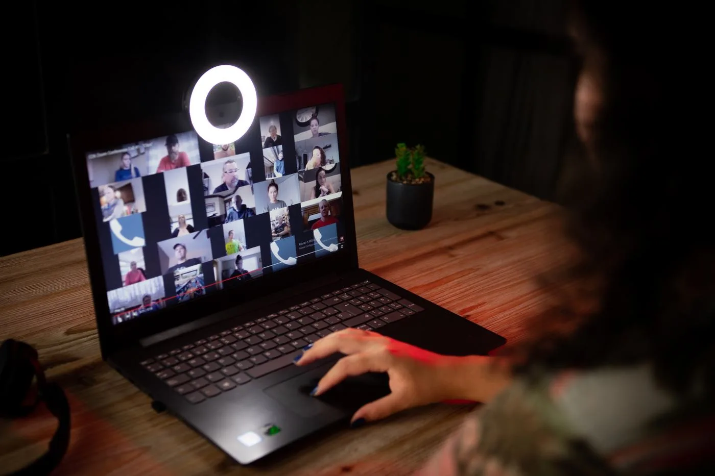 Olumiring Video Light